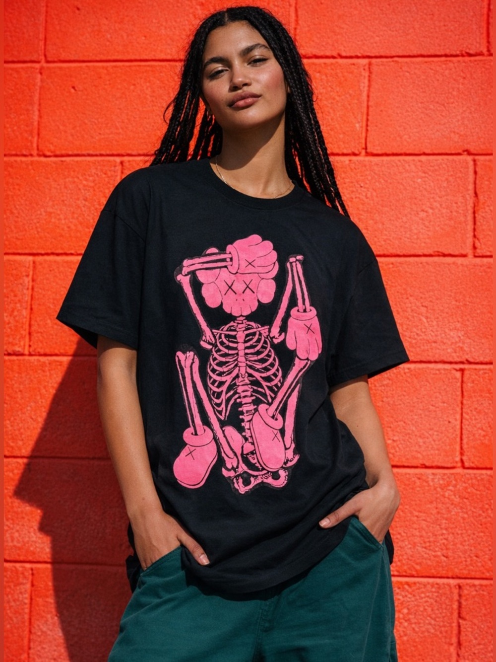 🆕 KAWS Companion Skeleton NEW FICTION T-shirt NWOT Small Unisex